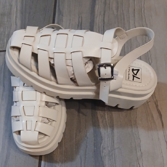 Kids White Sandals - Picture 10 of 10